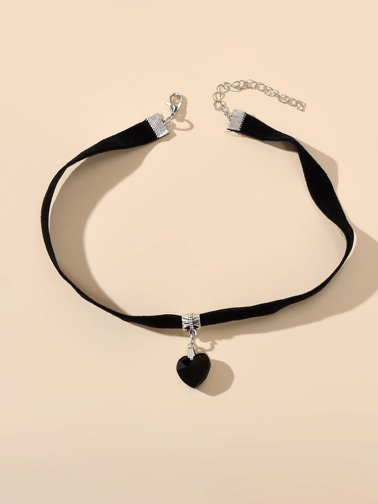 Gothic Style Black Velvet Choker Heart Charm Necklace Punk Halloween Accessories-2