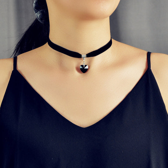 Gothic Style Black Velvet Choker Heart Charm Necklace Punk Halloween Accessories-0
